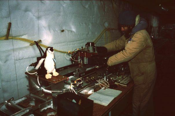 Electrical Conductivity Method (ECM) This experiment detects volcanic ash in the ice.