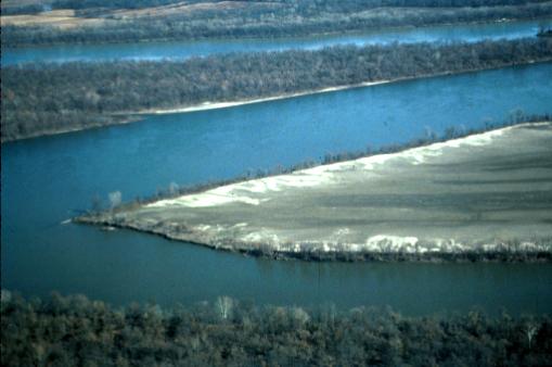 New overbank sand from the 1993 flood on upper Mississippi River, at Slim Island, MO, at mile 267.