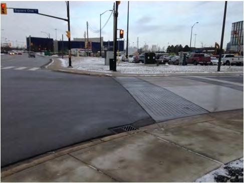 January 25, 2016 File: 165011005 Page 5 of 11 Reference: Square One Drive Extension EA, City of Mississauga - Site Visit to Observe Active Transportation Conditions INTERSECTION / SEGMENT Living Arts