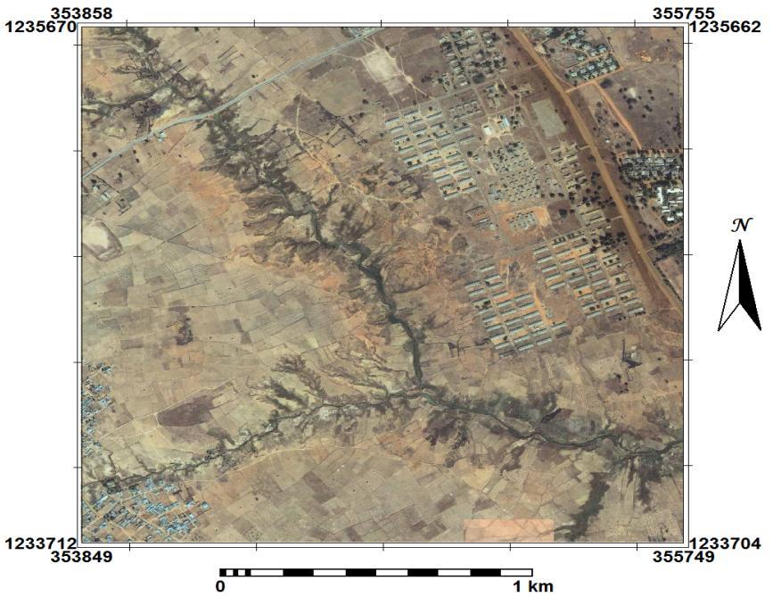 Figure 1a: IKONOS satellite imagery of the study area (Source: Centre for Remote sensing and GIS of The Nigerian space Agency) Figure 1b: Digitized map of the study area 2.