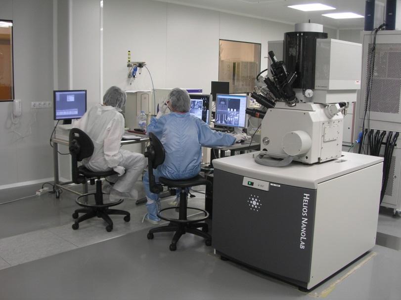 Dual Beam Helios Nanolab 600 and 650 In the Clean Room facilities of the INA LMA, several lithography facilities permit to pattern structures at the micro and nano meter scale and to create devices.