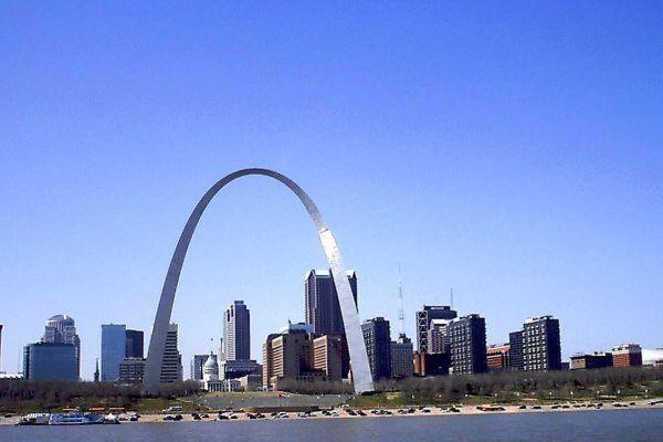 Curved beam Gateway Arch, span of