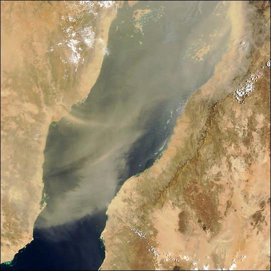 Similar dust storms over the Red Sea Effects of Pollutants especially the frequent