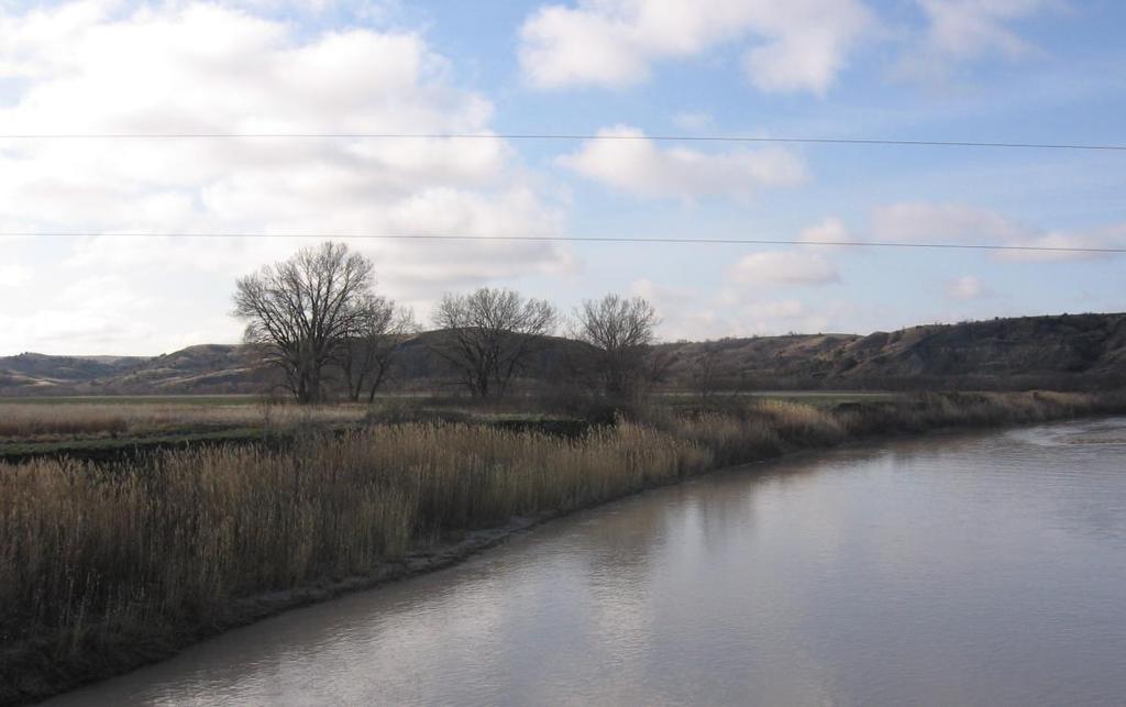 GAGE HEIGHT, IN METERS Stream-flow measurement data can also indicate aggradational channel beds, as is the case for the White River near Oacoma, SD gage # 06452000 in Ecoregion