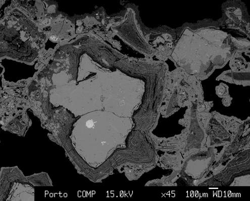 Fig3a- Electron backscattered image of S. Domingos weathered products Figure 3b: Electron backscattered image of S.