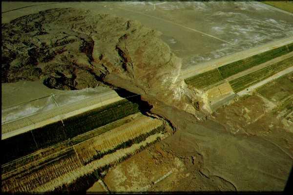 Merriespruit tailings dam failure 22/2/1994 Plastic