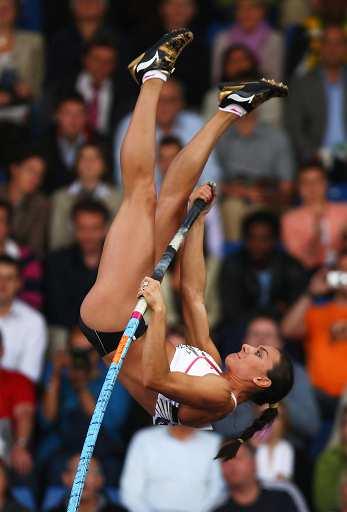 Derivatives of Exponentials and Logarithms Application: Pole Vault Jump After t weeks of practice a pole vaulter can vault H(t)=15 11e 0.1t feet.