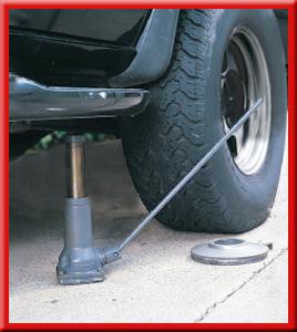 2 Increasing Force A car jack is an example of a machine that increases an applied force.