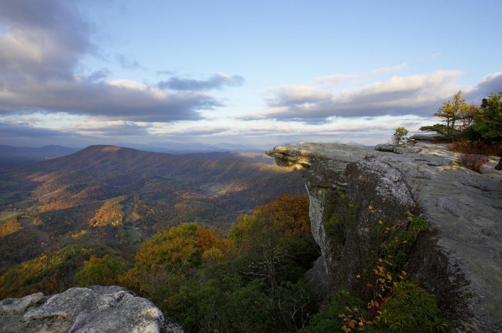 Roanoke County, Virginia Population: 92,901 Area: 251 Square Miles Protected Areas: Blue