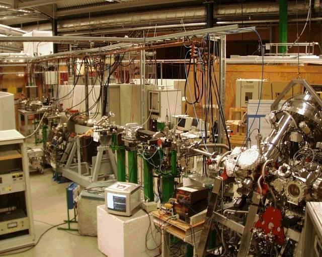 2008 MAX III 2009 MAX-(test)FEL Today: >20 beamlines in operation Open for
