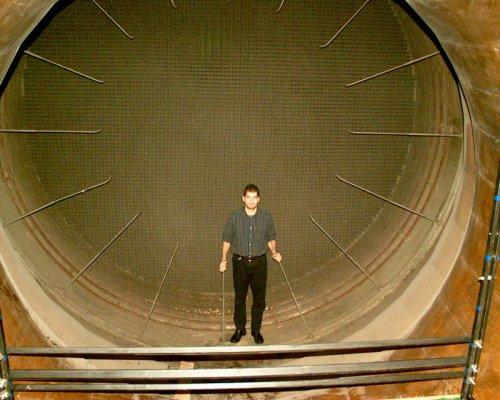 Wind tunnel Test section: length 5.7 m, nozzle diameter 2.