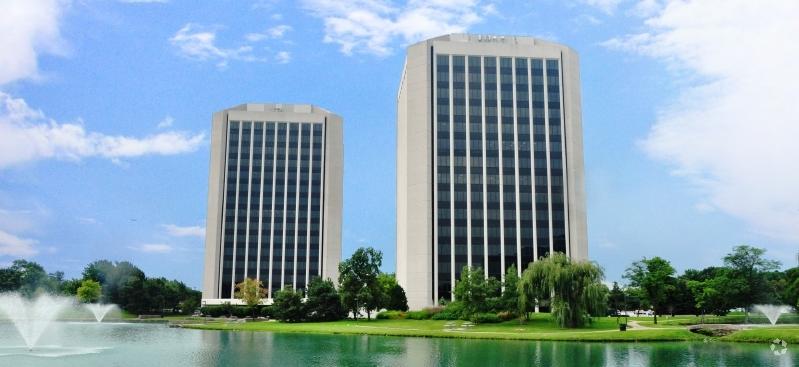 EXECUTIVE SUMMARY: Parklane Towers Dearborn, MI 48126 PARKLANE TOWERS Located in a key and highly visible location, Parklane Towers is a Landmark office building offering stunning architecture and