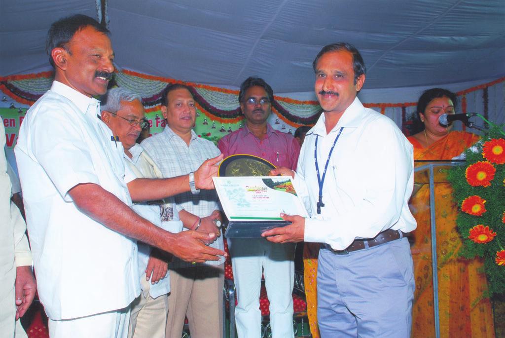 HONOURS & AWARDS 2007-2008 Awardee(s) Prize / Award / Honour IICT Award for Best Maintenance of Garden in the Central Govt. Institutional category by the Dept. of Horticulture, AP Govt. Dr.