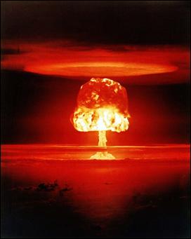 Nuclear Weapons Fusion Weapons ( Thermonuclear / Hydrogen Bombs ) deuterium and tritium fission bomb compresses and heats hydrogen fuel further