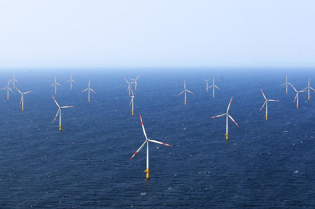 Chapter 1 3 Figure 1.1: Wind farm in the Baltic Sea, neat Zingst, Germany.