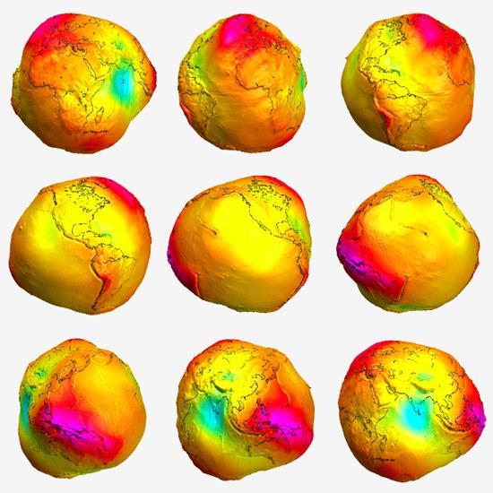výšky geoidu (mierka výrazne väčšená preto zemiakový tvar) odvodené z gravitačných anomálií zistených meraniami z družíc.