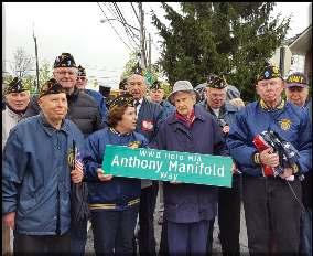 WE HONOR OUR VETERANS Anthony B. Manifold VOL XIII, ISSUE 2 O August,, Gu e 's Mate d Class A tho B. Ma ifold, a e e of the U.S. Na al A ed Gua d, as o oa d the e ha t ship Louisia a he it as to pedoed a Ge a U- oat a d sa k.