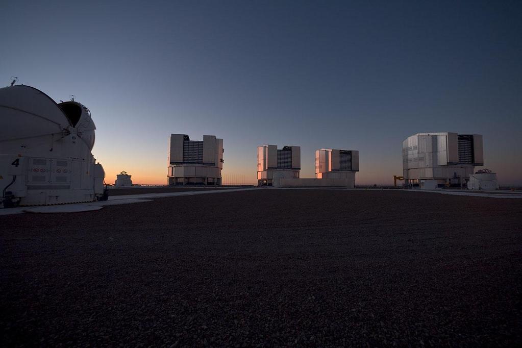 Paranal, ESO s flagship Since 1999: Very Large Telescope (VLT), 4