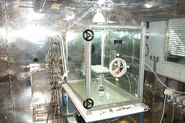 1. Lab scale tests Chamber Features Volume.... 0,45m 3 Temperature on sample... 23-30 o C Relative Humitidy.
