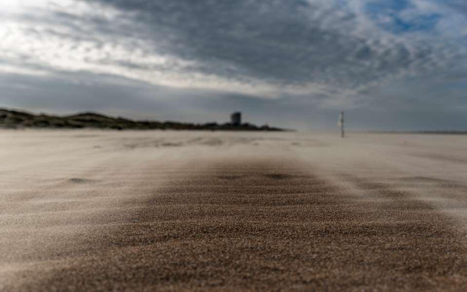 Monitoring wind-blown sand Glenn Strypsteen Mid-term