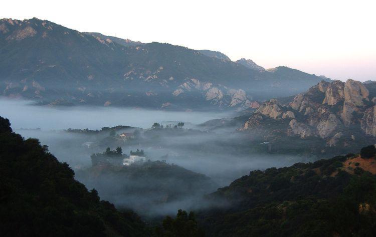 Figure 1: Radiation fog in Topanga Canyon. van Hooijdonk et al (2015) [3]) have found a plausibel theory, that could explain a collapse of turbulence.