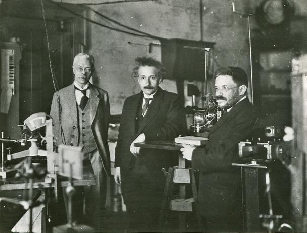Zeeman Effect In 1896, three years after submitting his thesis on the Kerr effect, he disobeyed the direct orders of his supervisor and used laboratory equipment to measure the splitting of spectral