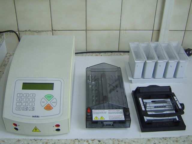 Equipment used for the gel electrophoresis of serum proteins power suply (direct