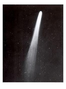 objects pass by Earth on their way around the Sun, they produce an amazing display Halley's Comet Edmund Halley theorized that the appearance of a new comet in 1682 was
