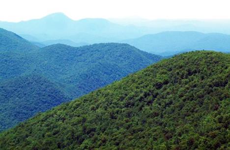 Appalachian Place and Region This region is made up of rolling hills,