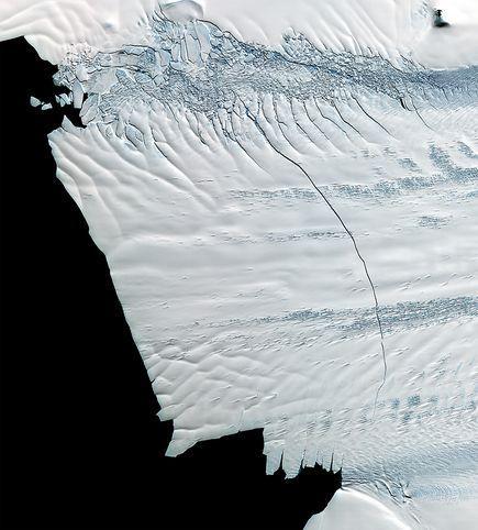Antarctic Ice Sheet 21-7 cm Gargantuan Crack