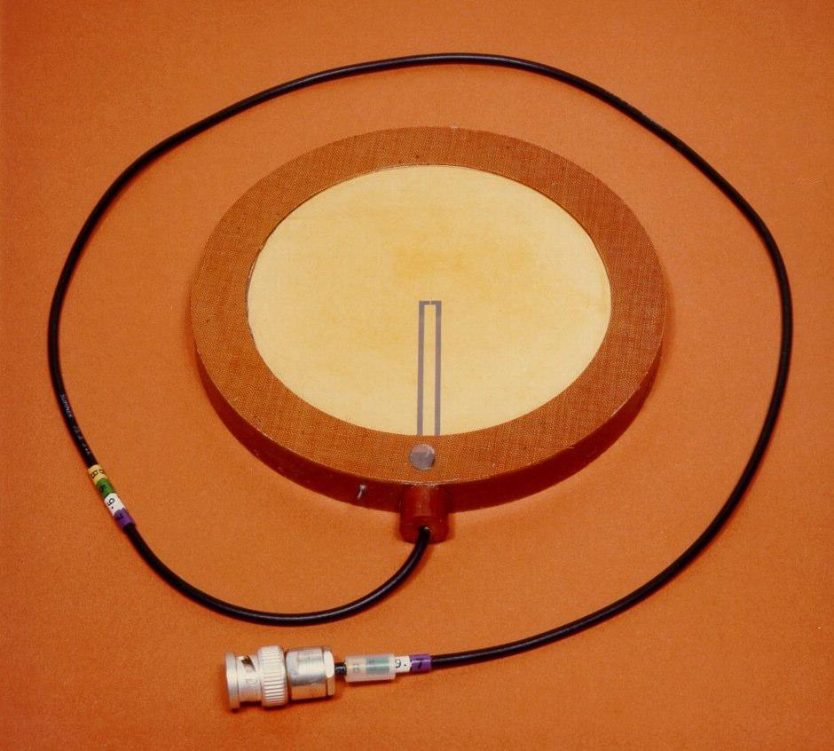Hydrophone construction Membrane-type Plastic ring, over which