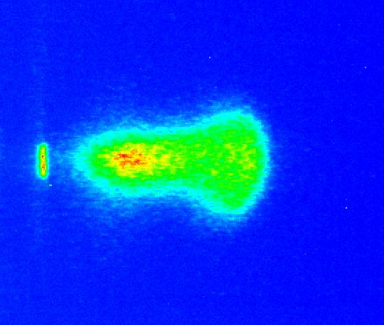 Laser removal Characterisation of dust velocity after irradiation (with Vatry, Delaporte, LP3/CNRS, Marseille) plume 1 plume 2 échantillon La plume se décompose petit à petit en deux parties distance