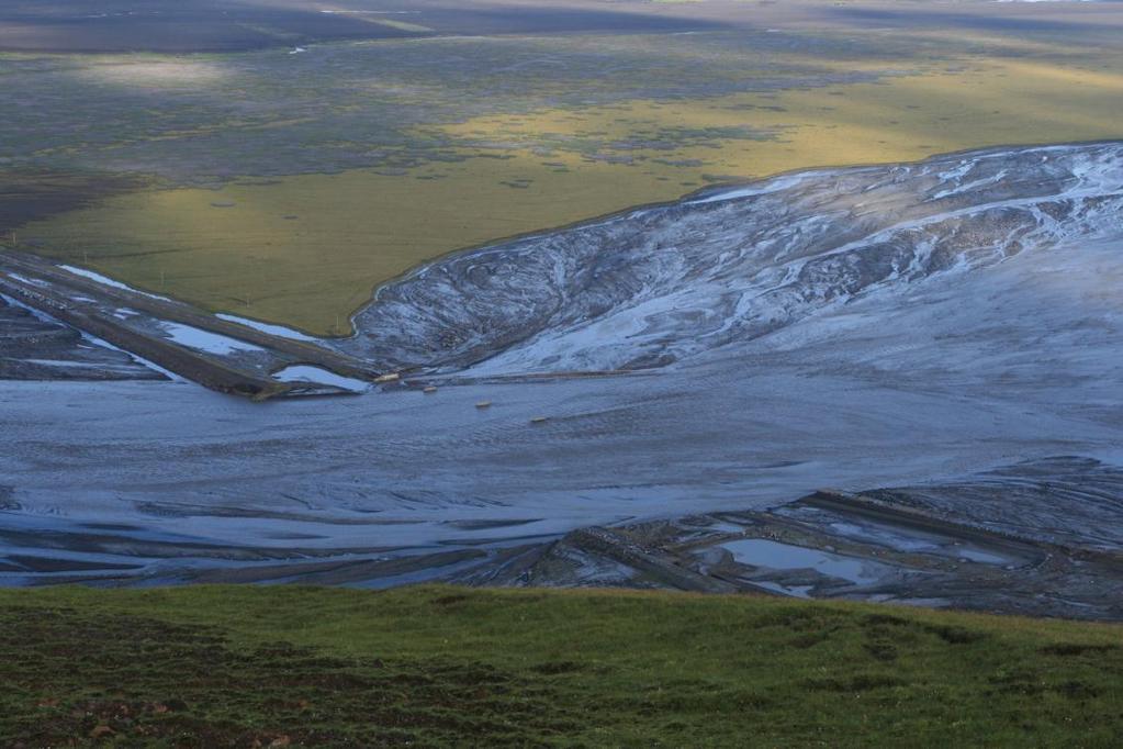 LVL [cm] Hydrology of Iceland Glacial rivers jökulhlaups Frequent jökulhlaups in glacial rivers Many causes: Subglacial geothermal melting and volcanic eruptions, drainage of proglacial lakes