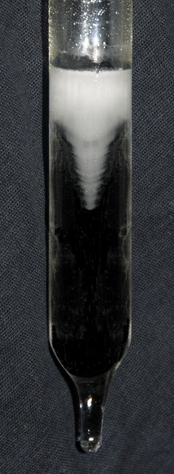 The method based on measuring the length of the opaque part of the ice ingot (Fig. 1), obtained by means of low-temperature directed crystallization (LTDC).