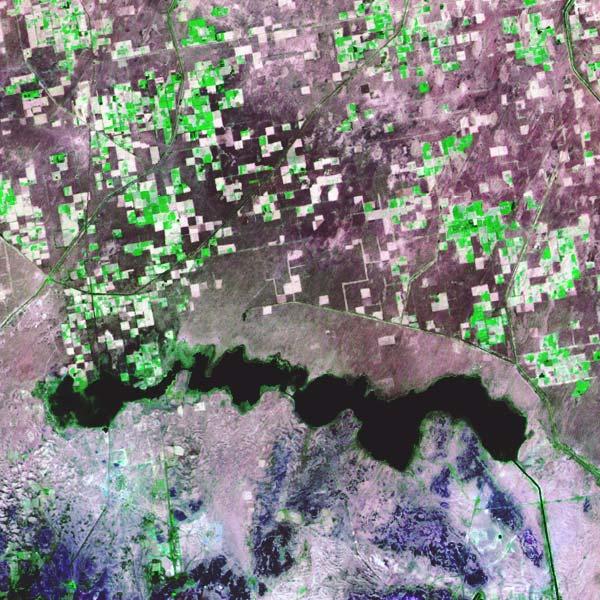 Fig. 1. Landsat TM ands 7, 4 and 5 at 29 March 1998 as RGB. Fig. 2. Landsat TM ands 7, 4 and 5 at 16 May 1998 as RGB.