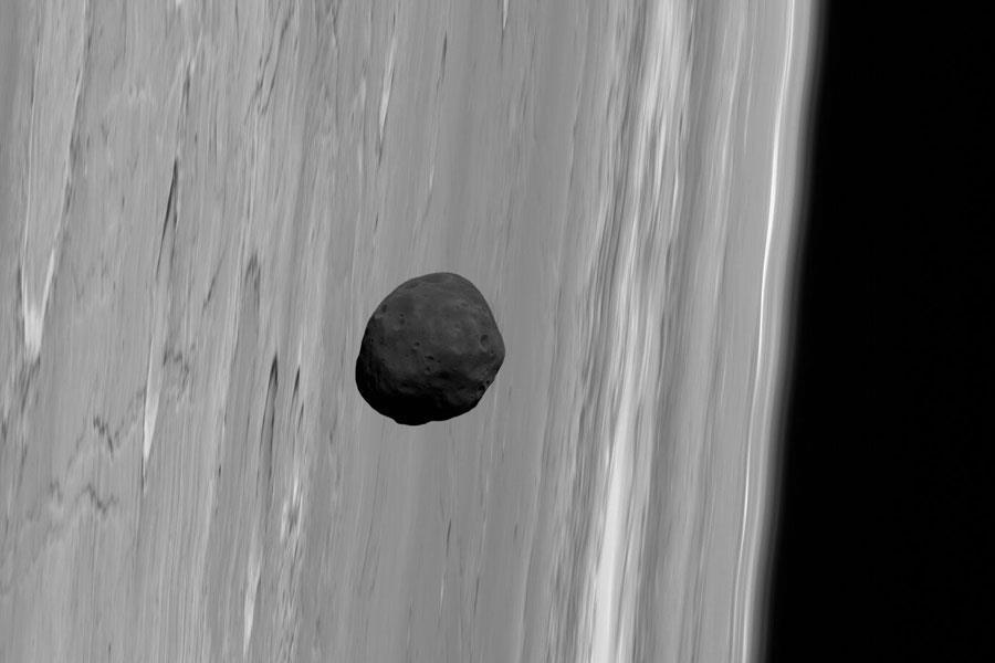 Matian Moon Phobos fom Mas Expess Phobos obits so close to Mas