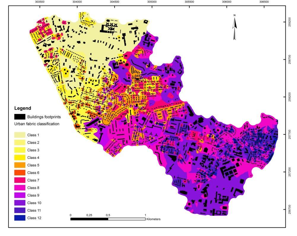 4 Results Figure 13 presents the results of a global clustering process using all morphological indicators. This is a delineation of urban sub-areas exhibiting similar morphological characteristics.
