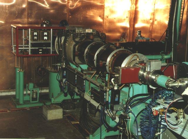 The 12 MeV Vickers linear accelerator. View of the accelerating waveguide.