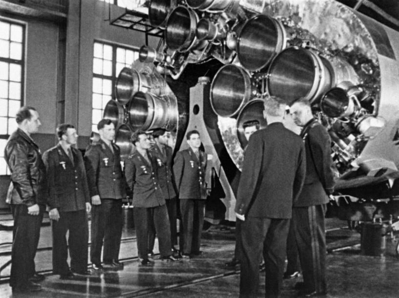 Preparation for the first space flight By decision