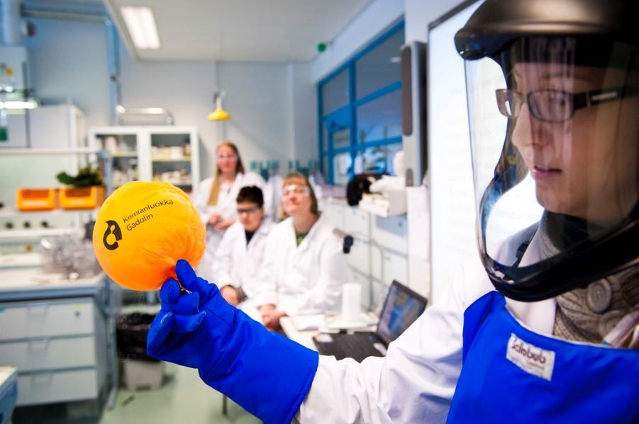 ChemistryLab Gadolin as an Inspiring Learning Environment for Children and Youth Researchers act as role models for the makers of the future.