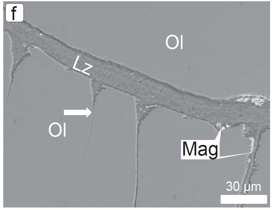 Magnesite Formation in Fractured Porous Media: