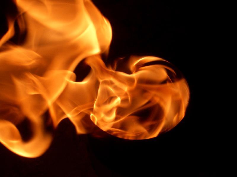 The physics of turbulent combustion Everydays experience: Turbulence increases the burning velocity.
