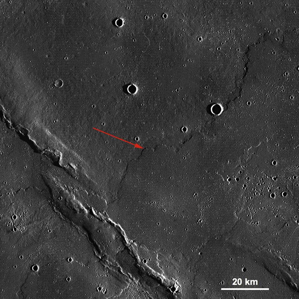 Chapter 39 Volcanism on the Moon 693 3. STYLES OF VOLCANISM AND ASSOCIATED LANDFORMS 3.1. Lunar Lava Flows From pictures taken by telescopes on the Earth, the maria appear smooth and dark.