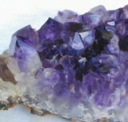 8 waxy black, cryptocrystalline Fluorite 4 white 3.0-3.3 vitreous violet, blue, octahedral cleavage Garnet 7 white 3.4-4.