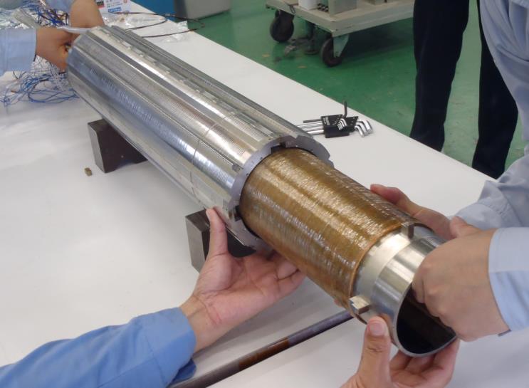 IR SC magnets Corrector magnets The SC correctors were designed and directly wound on the support bobbin (helium inner vessel) by BNL under the US-Japan Science and Technology Cooperation Program in