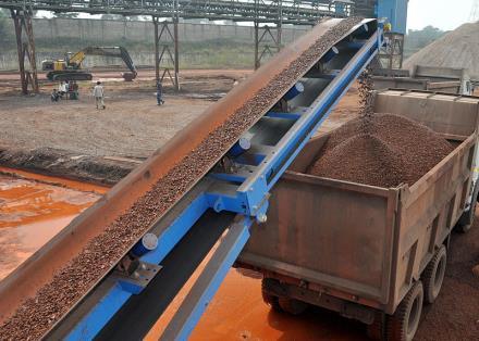 Apron feeder data Continuous operation of conveyor systems is critical in the mining industry Business goal: Ensure continuous operation of conveyor system (