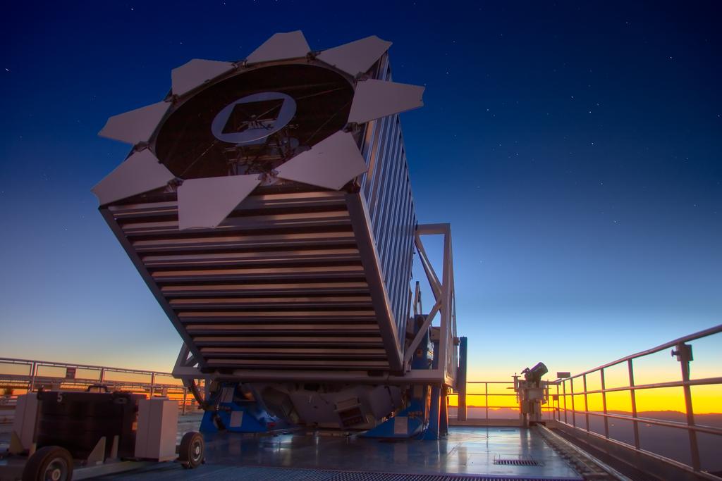 The eboss survey : the eboss survey Apache Point Observatory (APO) 2.5-m telescope. SDSS-III project. 2009-2014 BOSS: Baryon Oscillation Spectroscopic Survey SDSS-IV project.