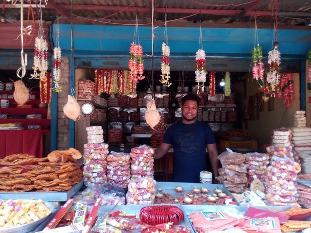 SUCCESS STORY I At the age of 21, Surendra Sahoo was doing business with his father s worship shop (Puja Bhandara) at Kapilash Mahadev temple, Dhenkanal & earning Rs 8000/- to 10,000/- p.