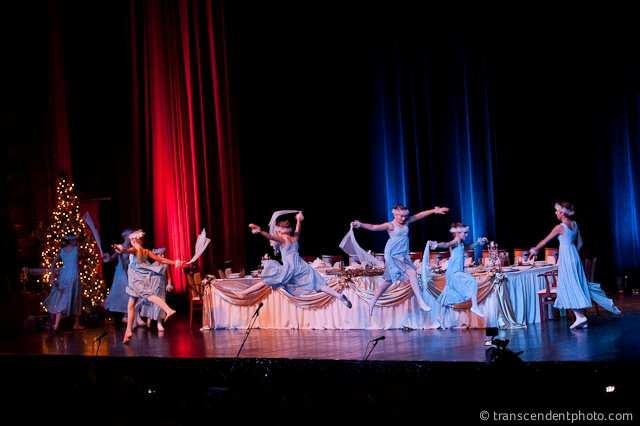 This event was organized by the Copernicus Center, and choreographed by three of Polonia s main schools of dance and music,