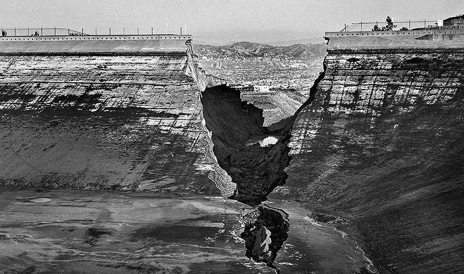 Baldwin Hills Dam, Los Angeles CA - Catastrophic Failure 1963 277 Homes Destroyed; 5 Fatalities Fault Movement
